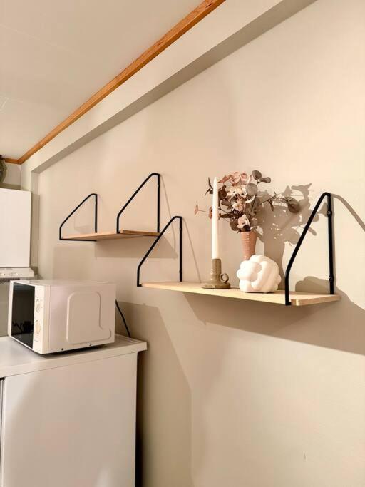 Mye For Pengene, Sentralt I Narvik! Apartment